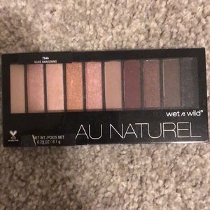 AU NATUREL WET AND WILD eyeshadow pallet